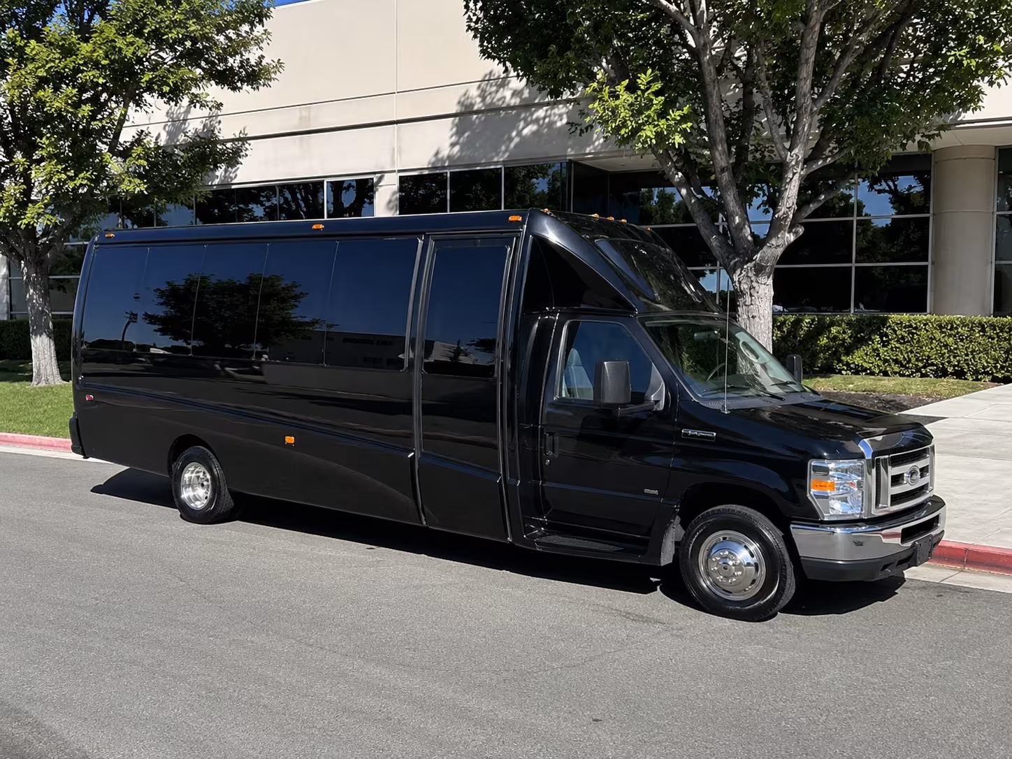 buses to oregon state beaver and portland state viking games from medford