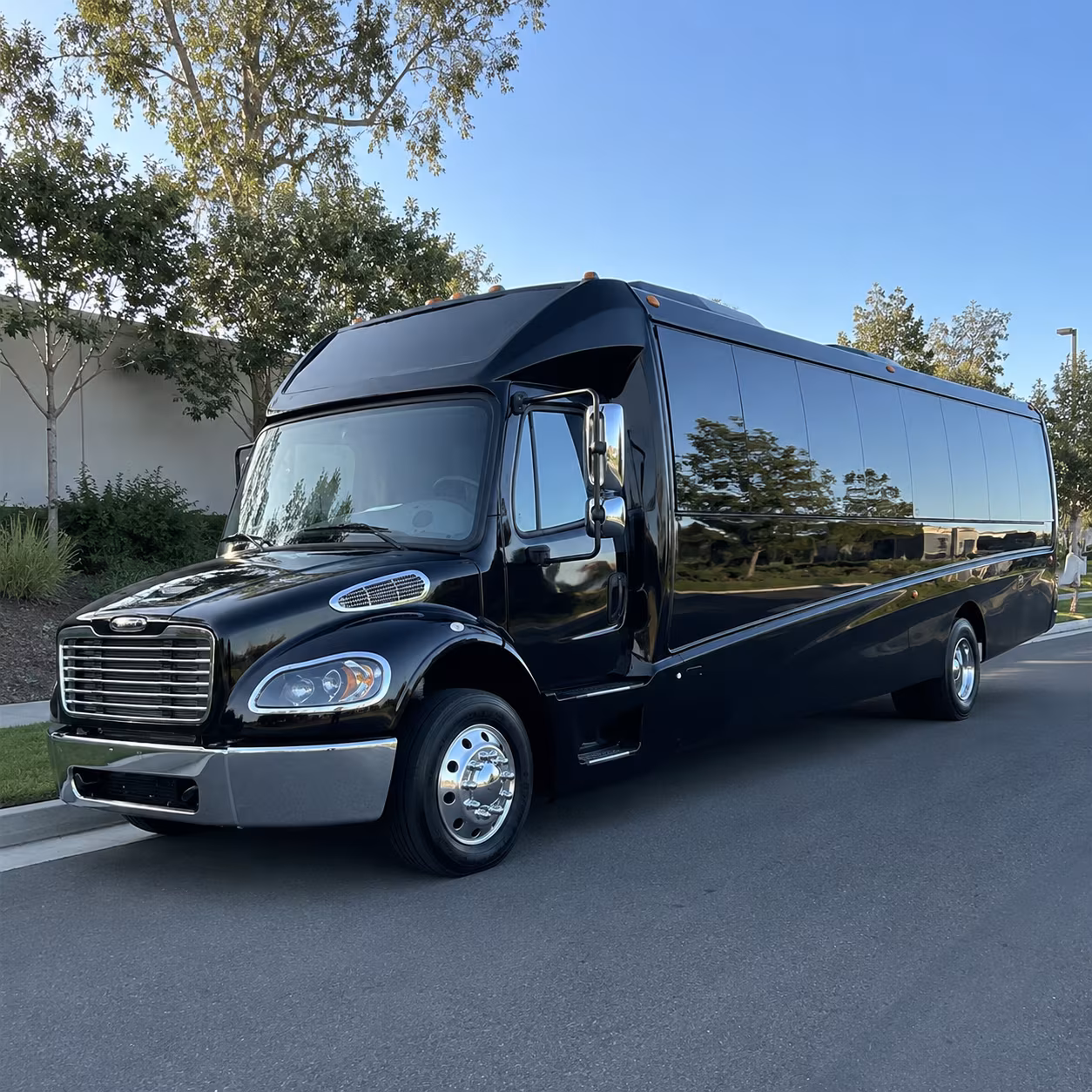 medford 18 passenger minibus