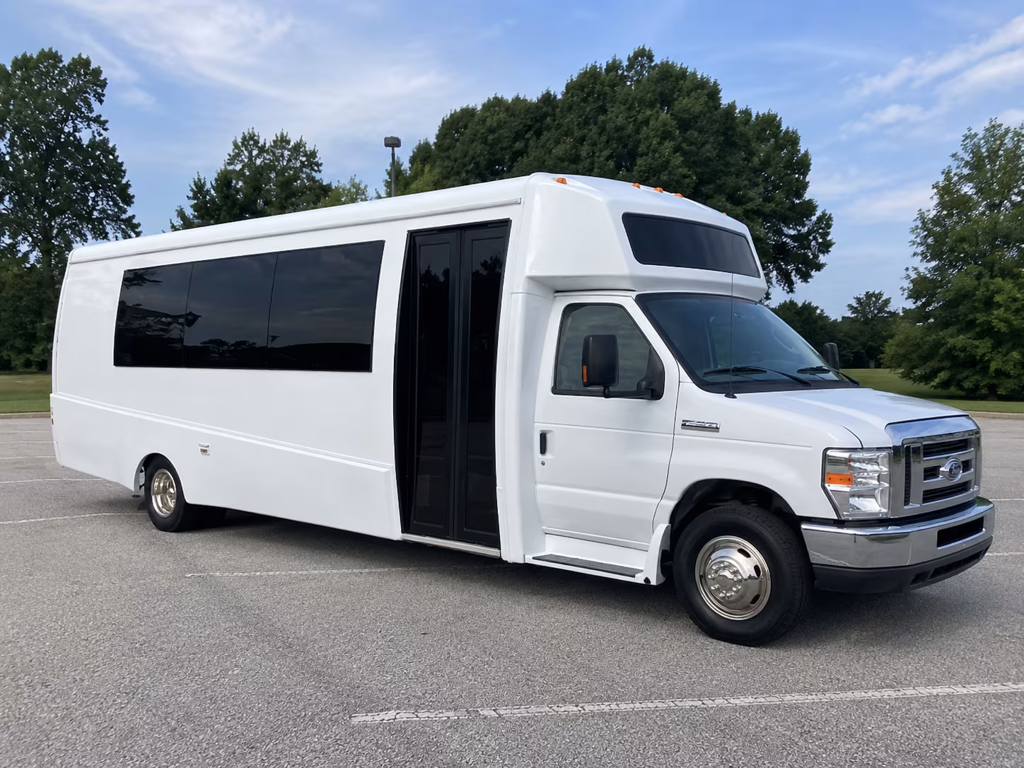 medford 18 passenger party bus
