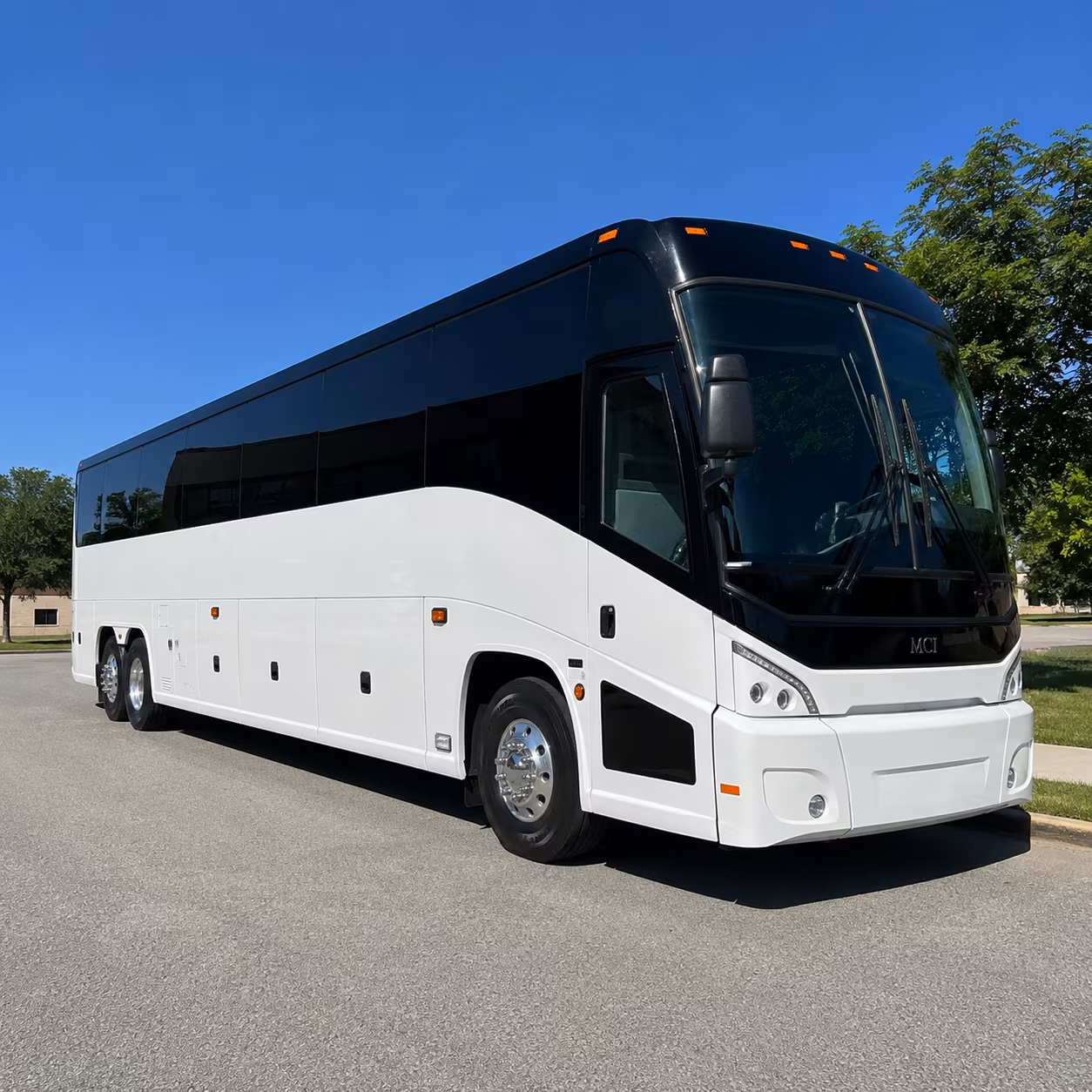 medford 40 passenger charter bus