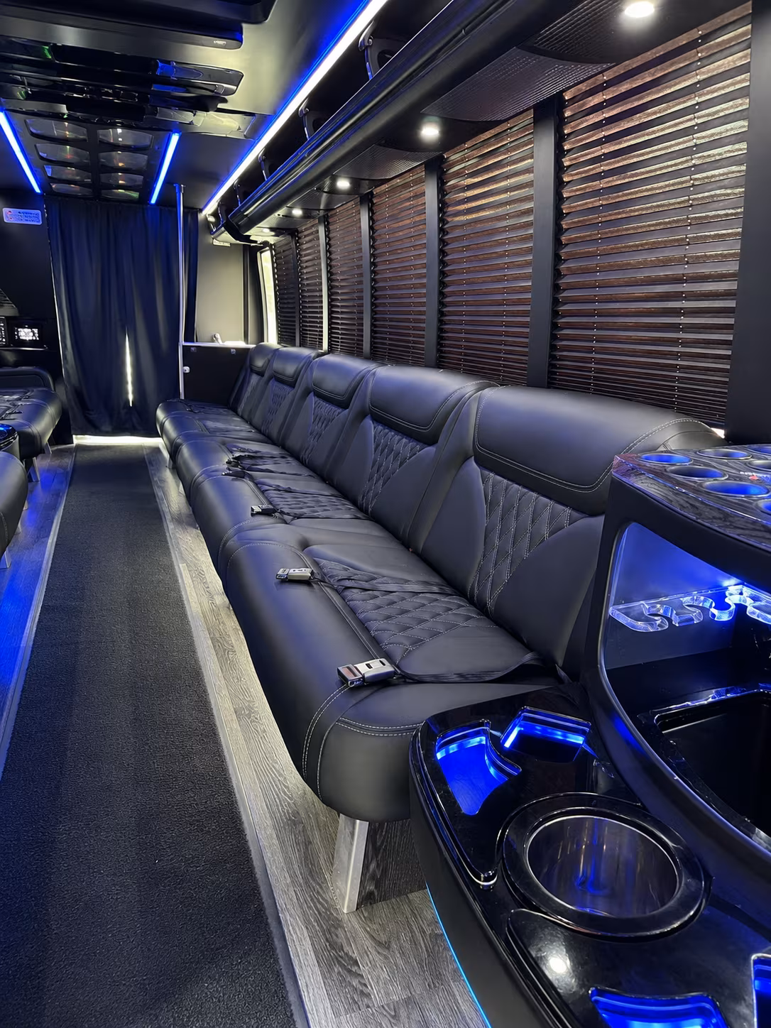 rent a party bus to the top rogue valley wineries and tasting rooms