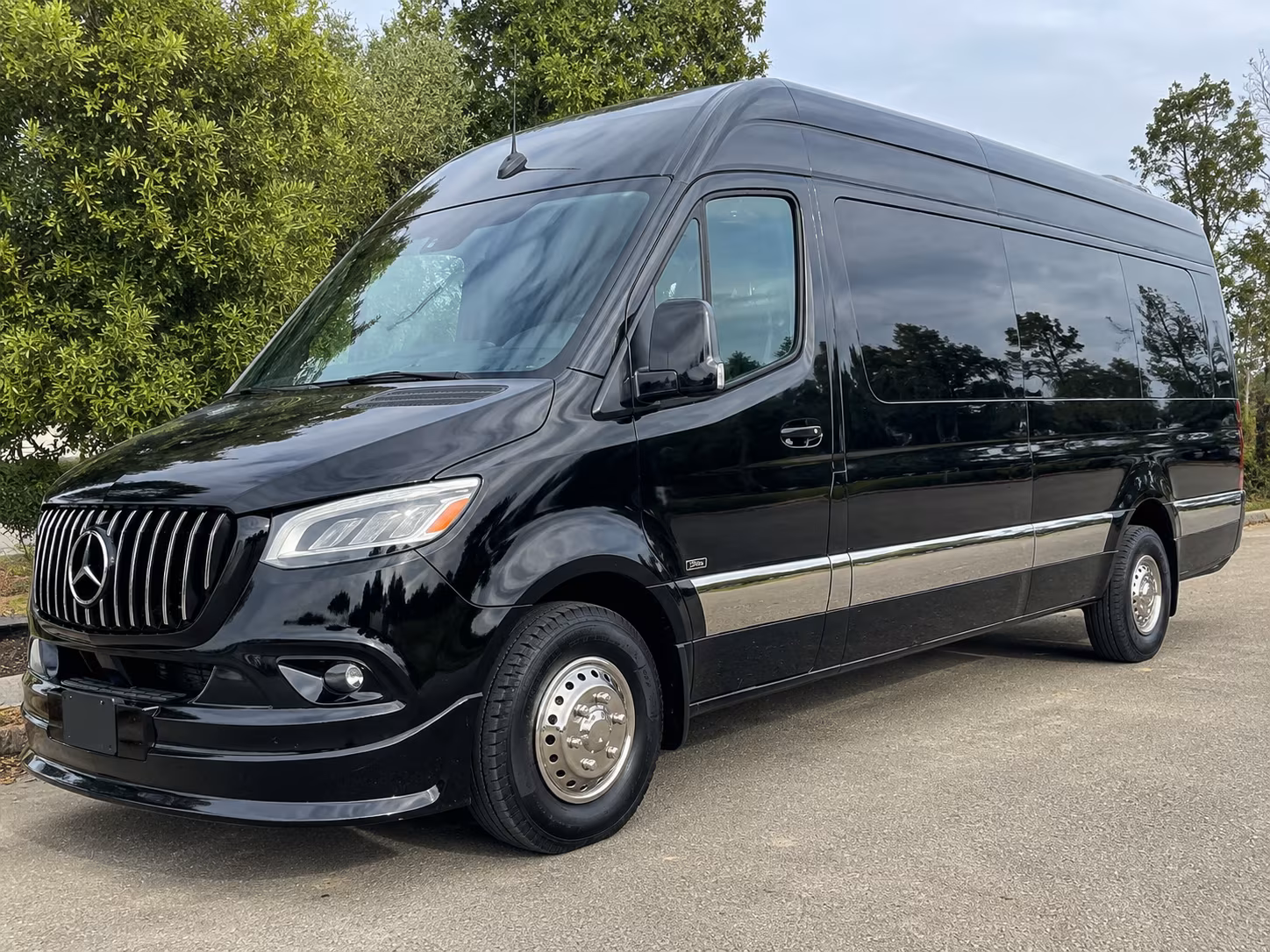 shuttle buses between mfr and medford hotels resorts and conference centers